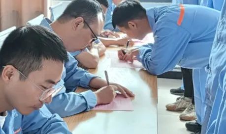 华体会官方网页版_华体会(中国)
管业举行“匠心凝聚、薪火相传”拜师仪式